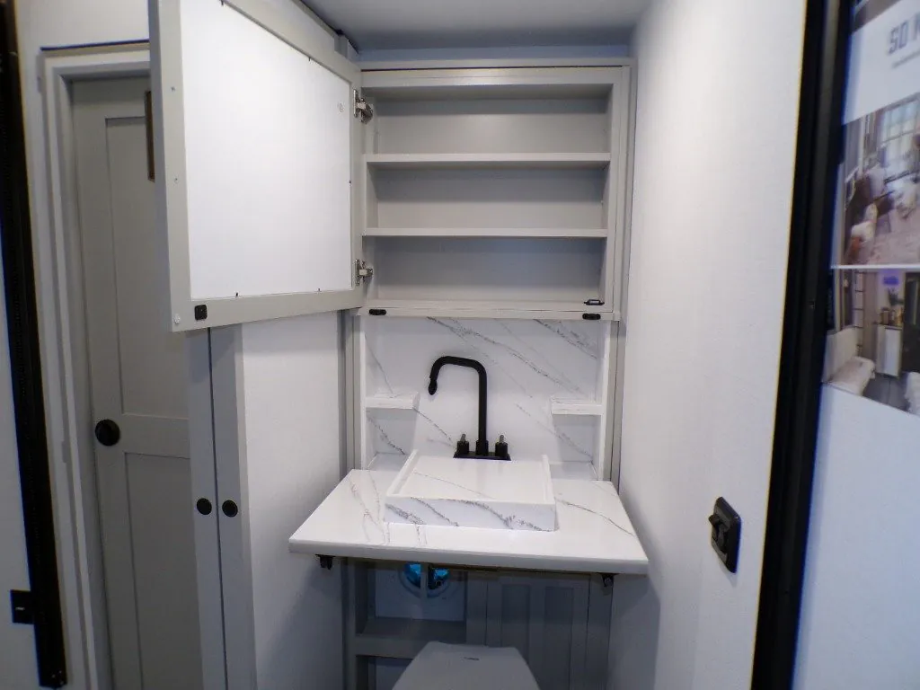 2026 Brinkley Model G 3520, Photos photo 37