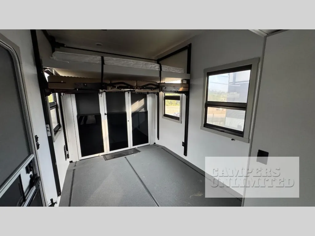 2026 Brinkley Model G 3950, Photos photo 16