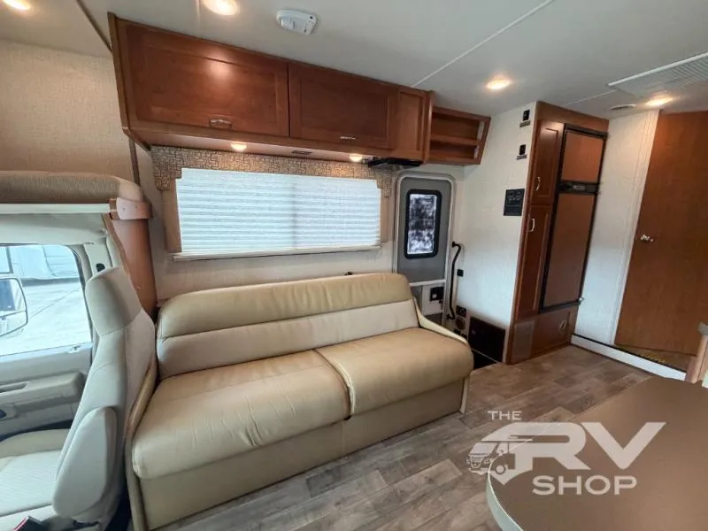 2017 Winnebago Minnie Winnie 31G - Photo 3