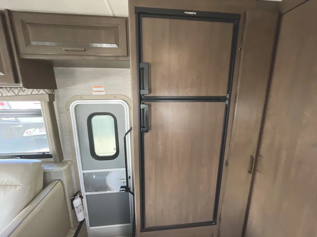 2021 Thor Motor Coach Four Winds 31B, Photos photo 8