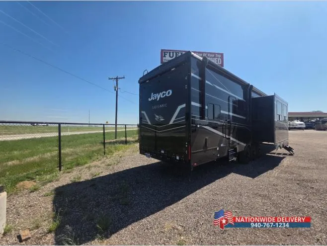 2026 Jayco Seismic 395 - Photo 4