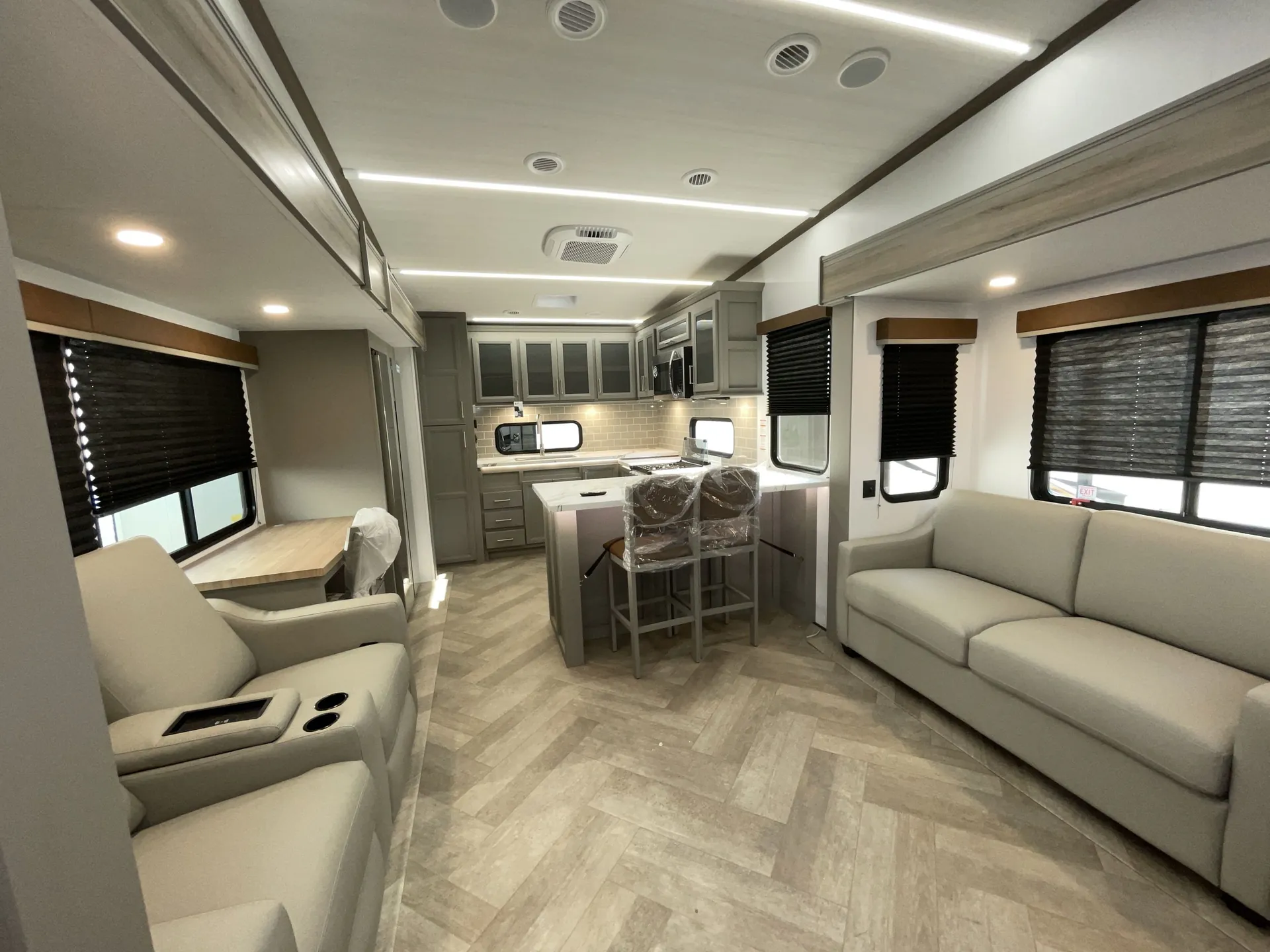 2026 Keystone Sprinter 3840LRK — living area main