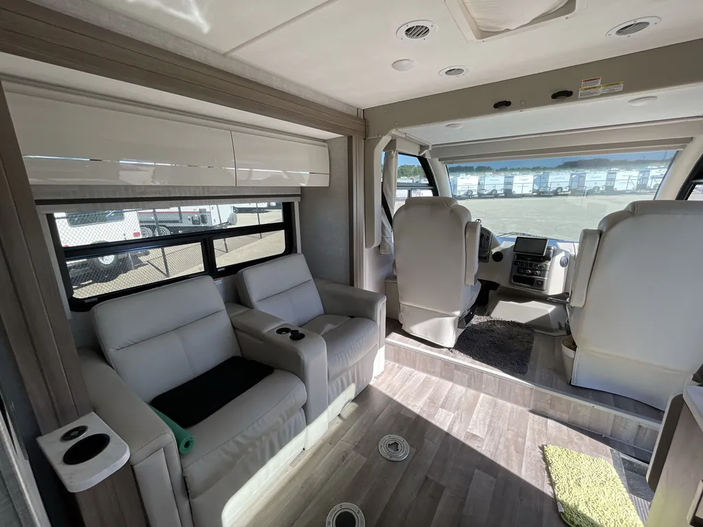 2025 Thor Motor Coach Axis 26.2, Photos photo 11