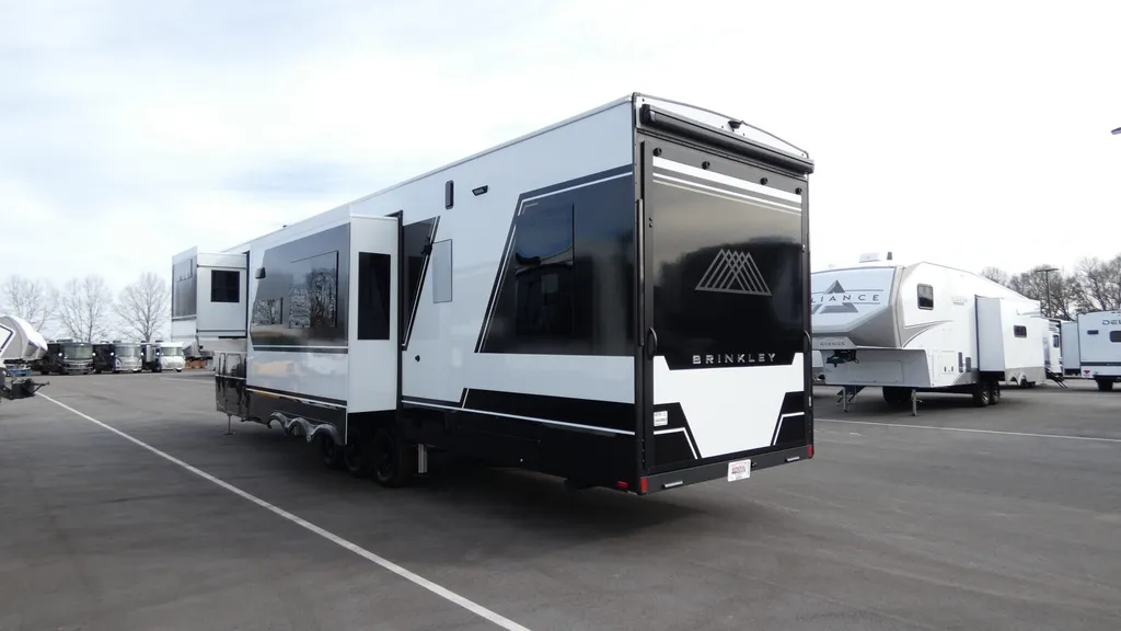 2026 Brinkley Model G 4150, Photos photo 3