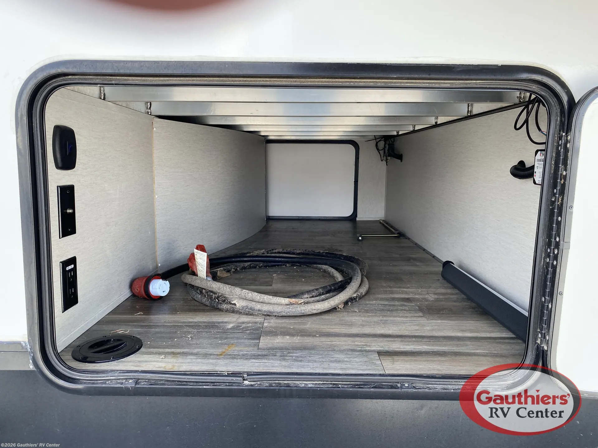 2023 Forest River Sabre 37FLH — Photo 5