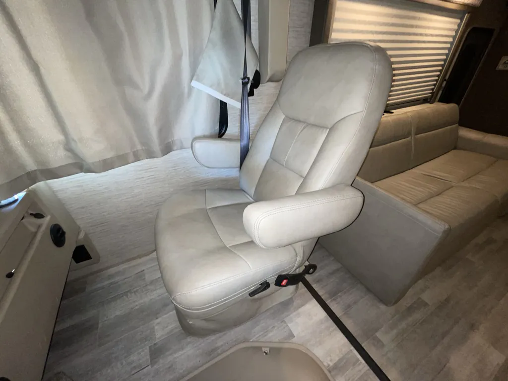 2022 Thor Motor Coach Freedom Traveler A32, Photos photo 46