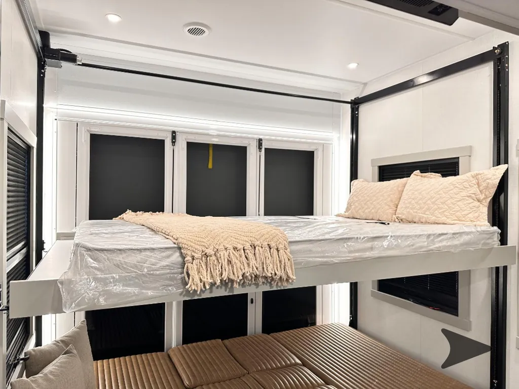 2026 Brinkley Model G 3520, Photos photo 90