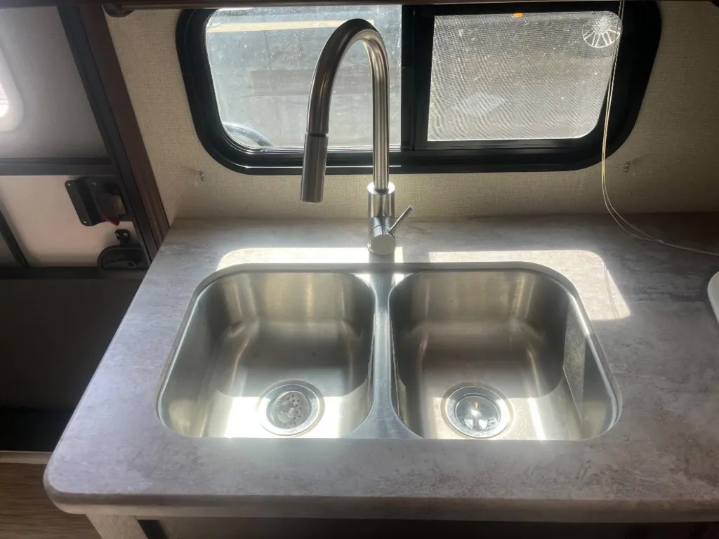 2019 Forest River Wildcat 31BH, Photos photo 16