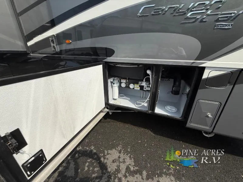 2019 Newmar Canyon Star Used    3627 (16,017 miles) - Photo 4