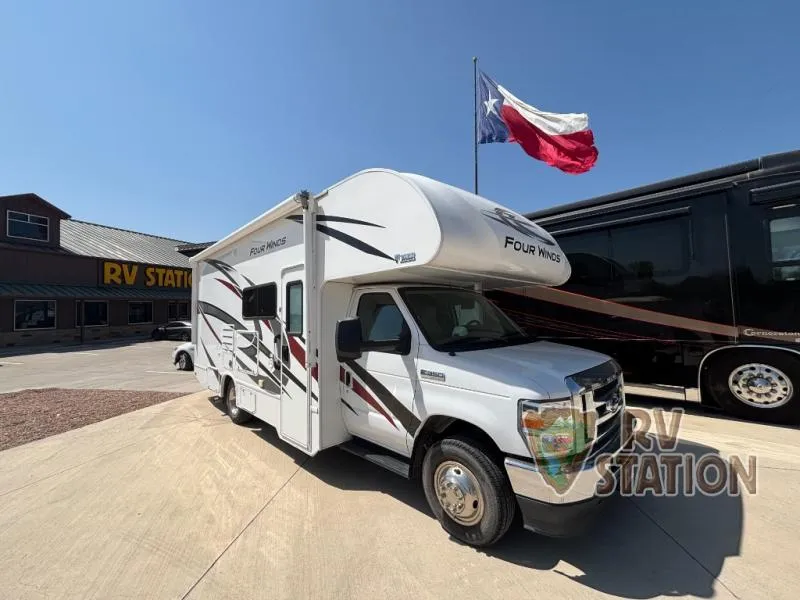 2022 Thor Motor Coach Four Winds 24F - Photo 2