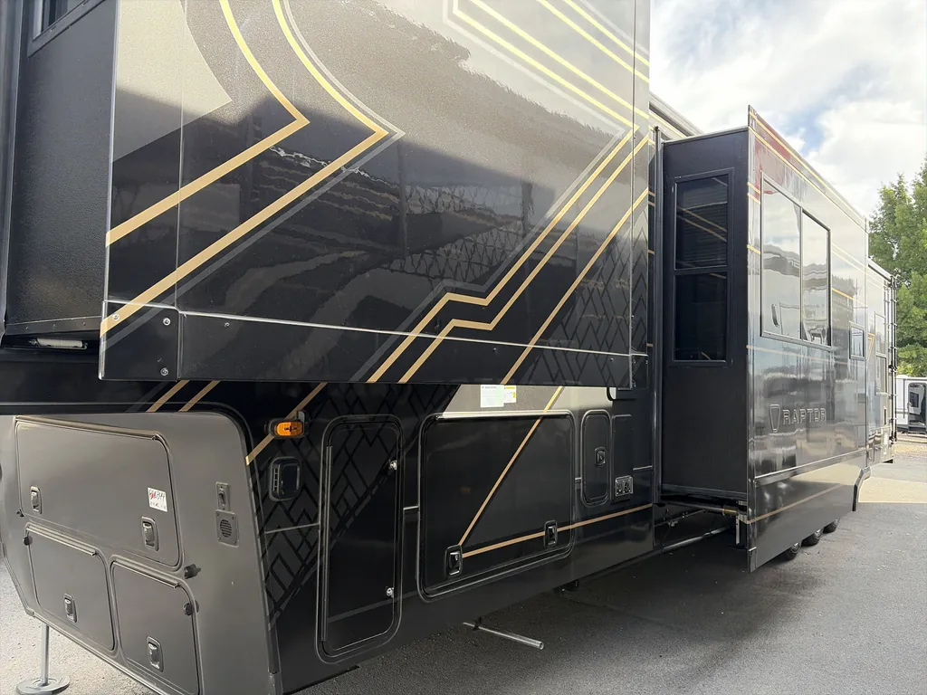 2026 Keystone Raptor 433, Photos photo 6