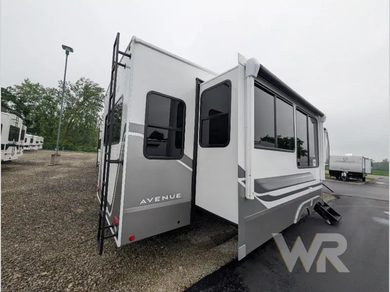2027 Alliance RV Avenue 32RLS - Photo 3