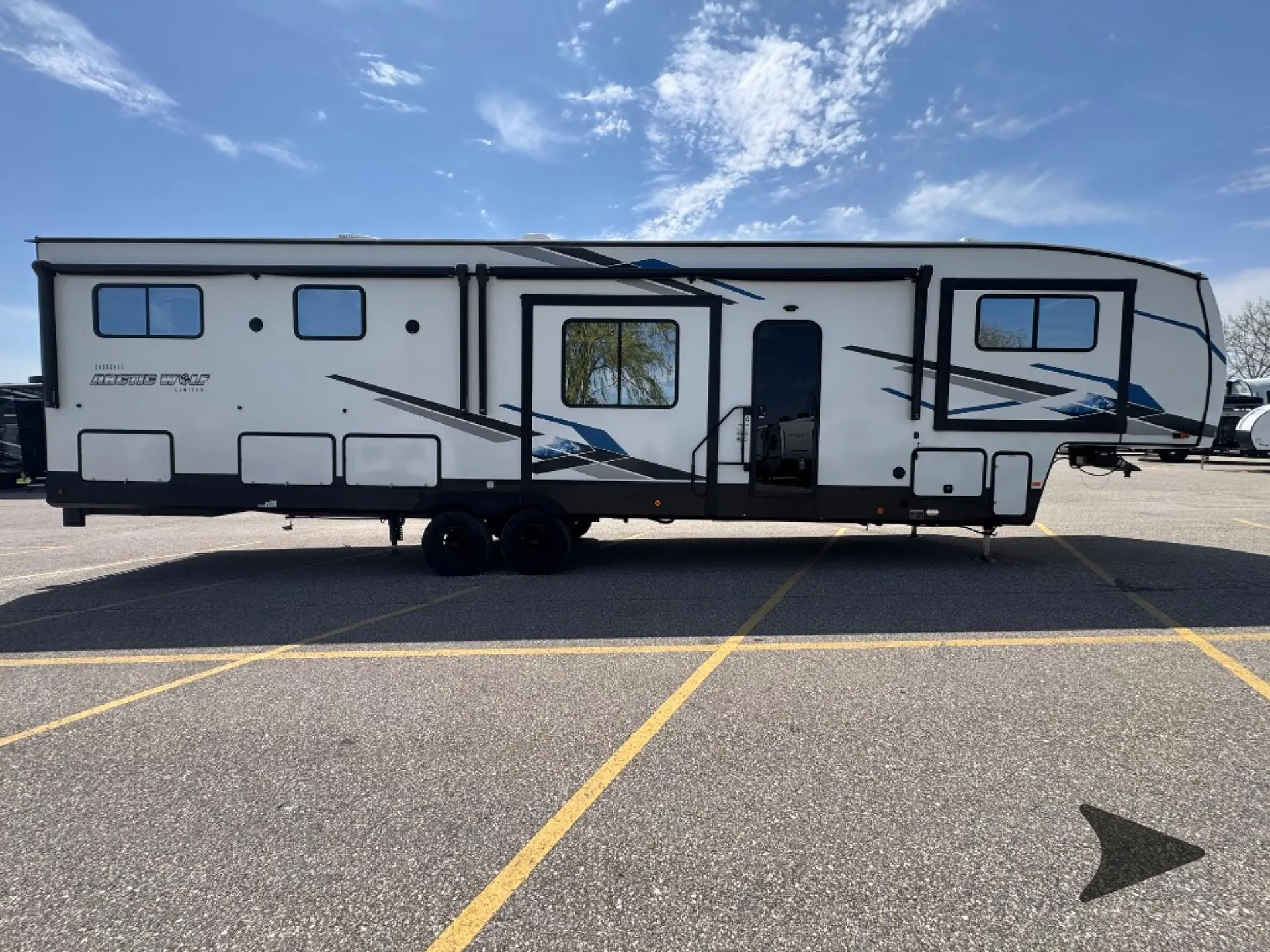 2024 Forest River ARTIC WOLF 3910 SUITE - Photo 4