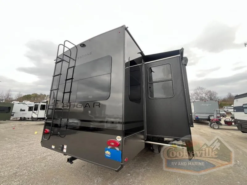 2025 Keystone Cougar 290RLS - Photo 4