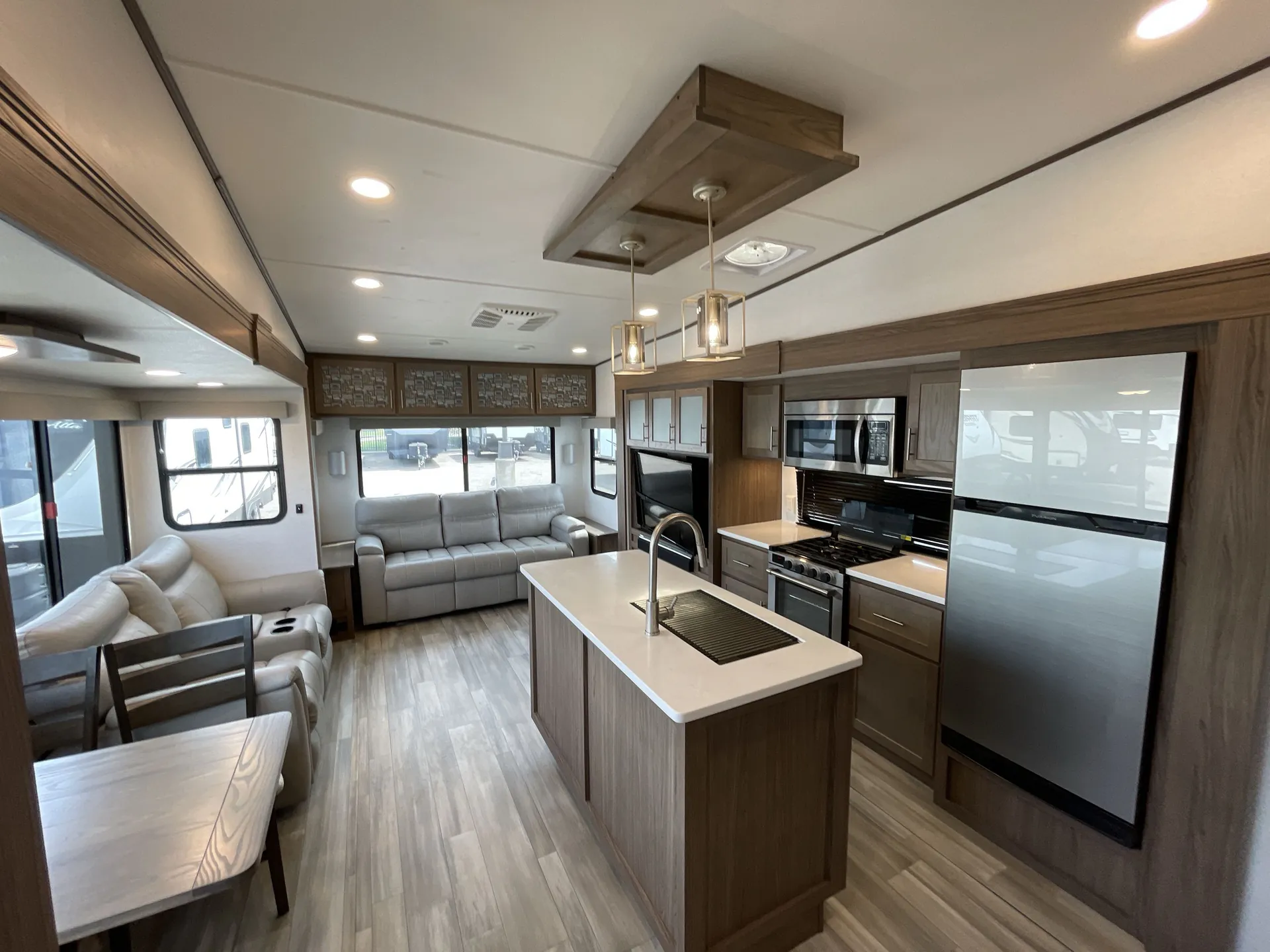 2024 Alliance RV Avenue 29RL - Photo 3