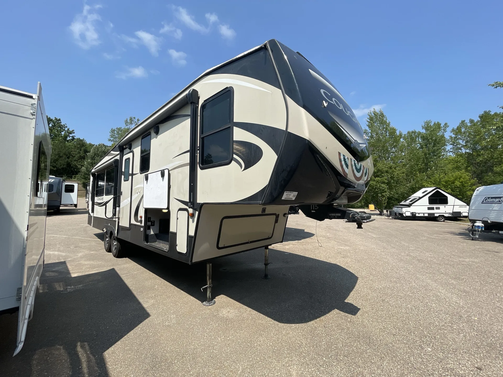 2019 Keystone Cougar 315RLS - Photo 2