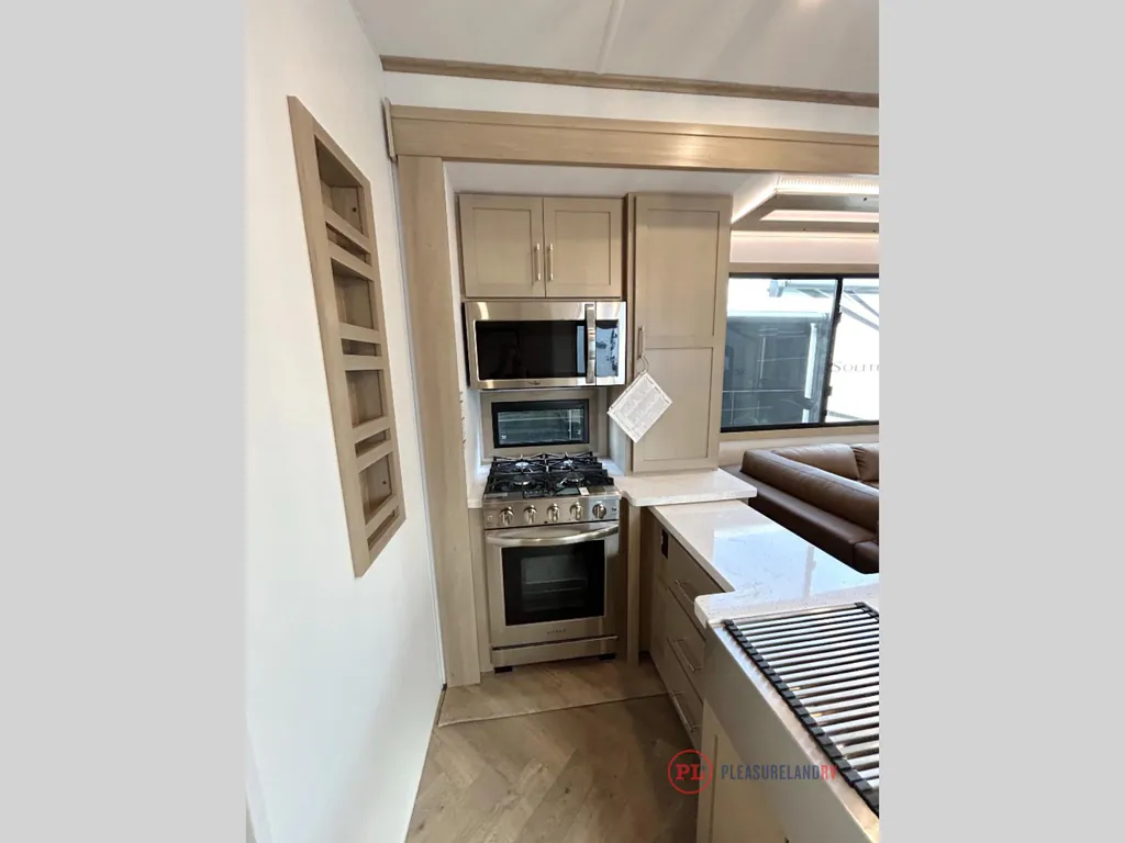 2026 Keystone Raptor 433, Photos photo 24