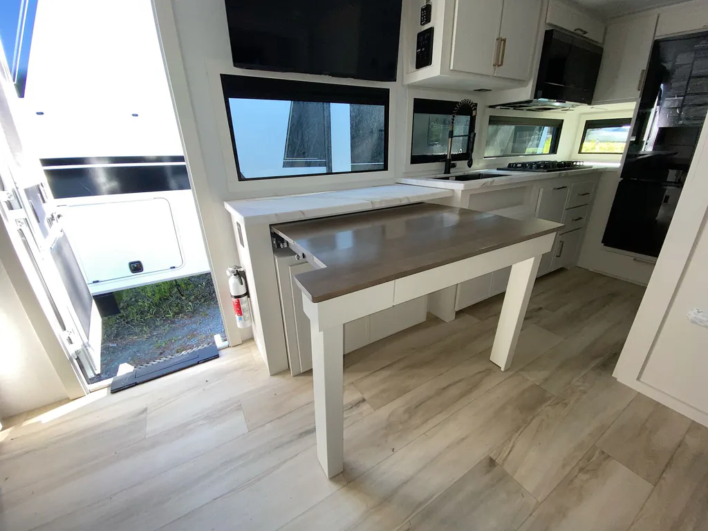 2026 Brinkley Model Ix 20X, Photos photo 8