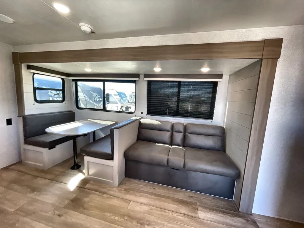 2027 Jayco Jay Flight 261BHSW - Photo 3
