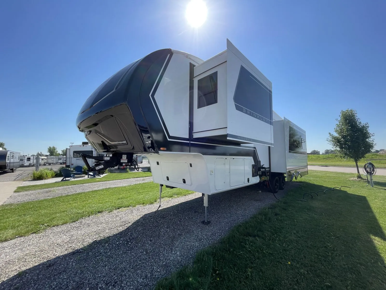 2027 Brinkley Model Z 3100 - Photo 4