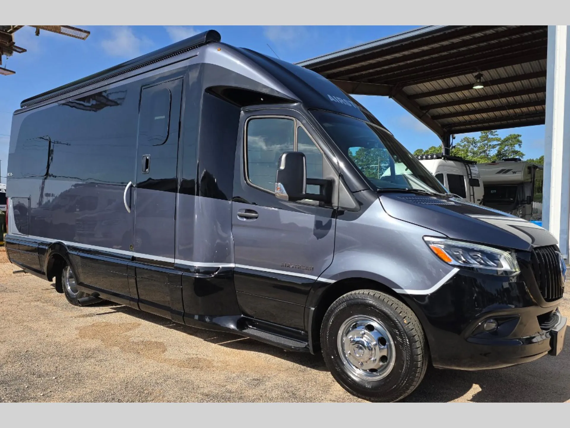 2027 Airstream Atlas 25RT - Photo 2