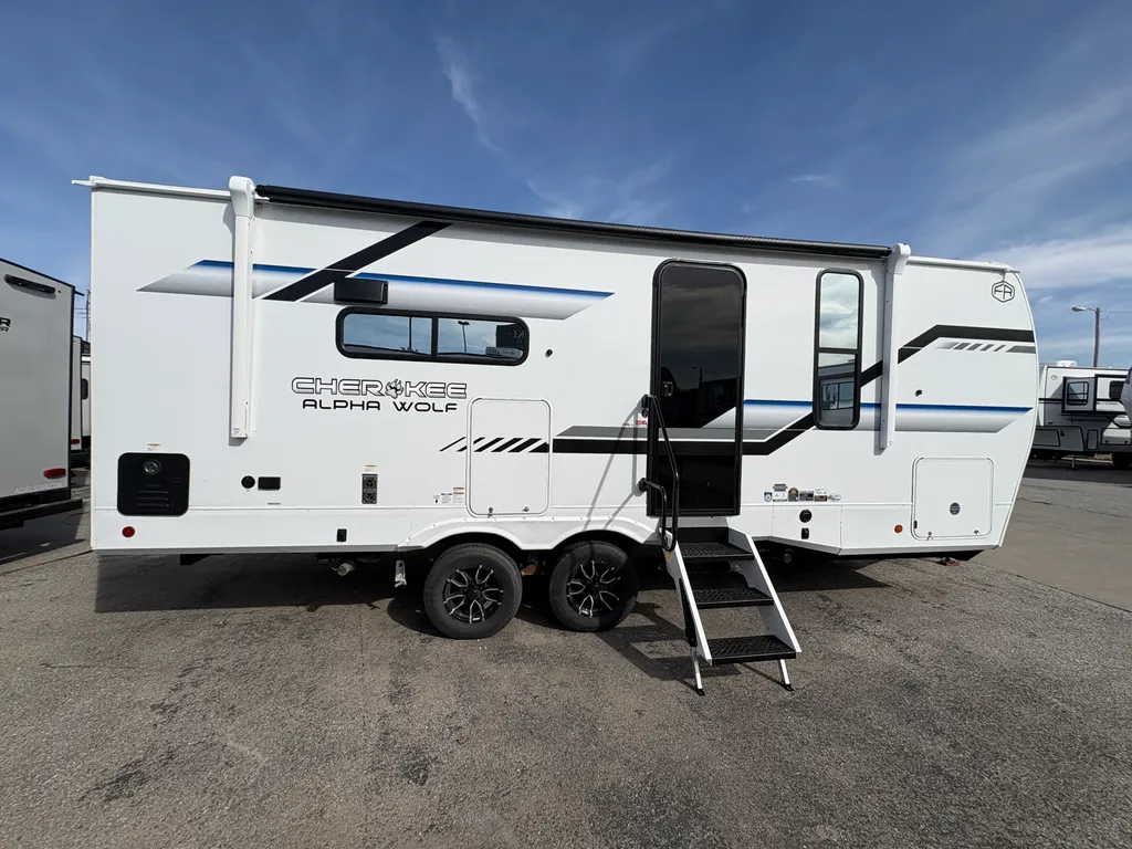 2026 Forest River Cherokee Alpha Wolf 21RB, Photos photo 7