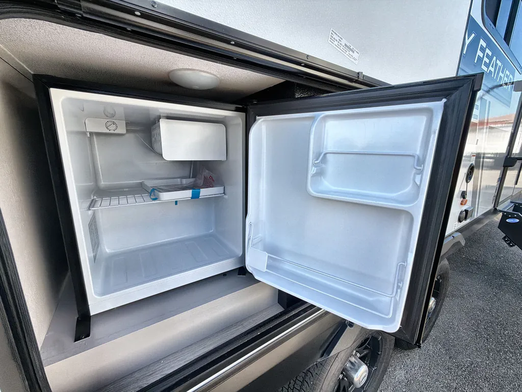 2027 Jayco Jay Feather 29BHB, Photos photo 22