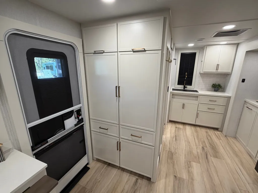 2026 Brinkley Model I 235, Photos photo 21