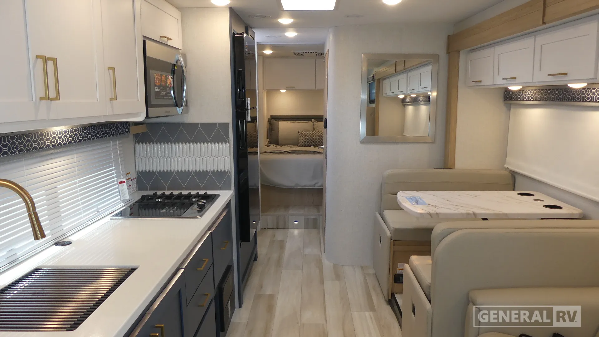 2026 Thor Motor Coach Quantum HS31 - Photo 3
