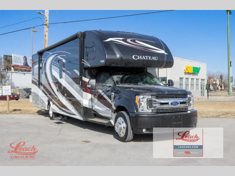 2017 Thor Motor Coach Chateau 35SB - Main photo