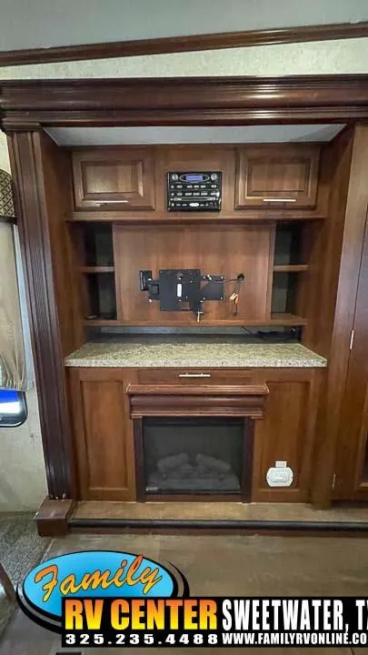 2015 Forest River Wildcat 333MK, Photos photo 5