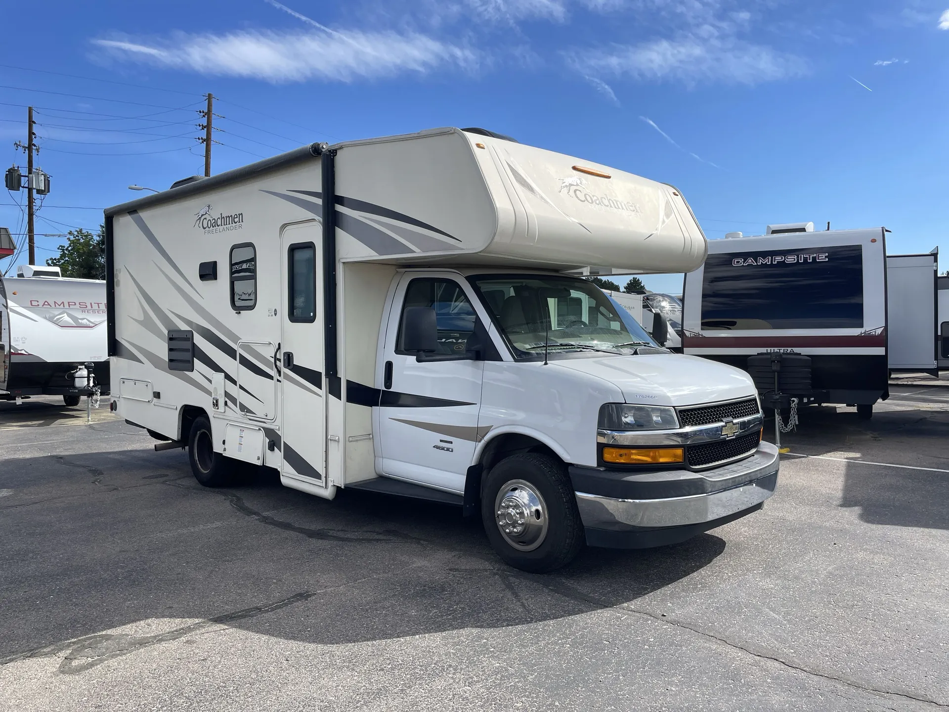 2020 Coachmen Freelander 21RS - Photo 2