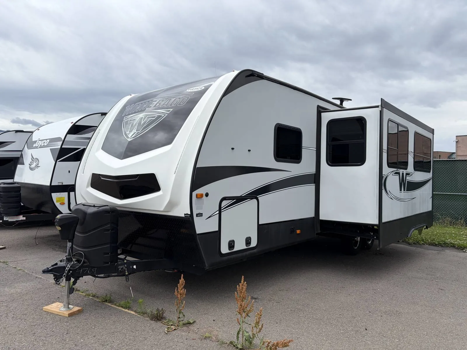 2019 Winnebago MINNIE 27RBDS - Photo 3