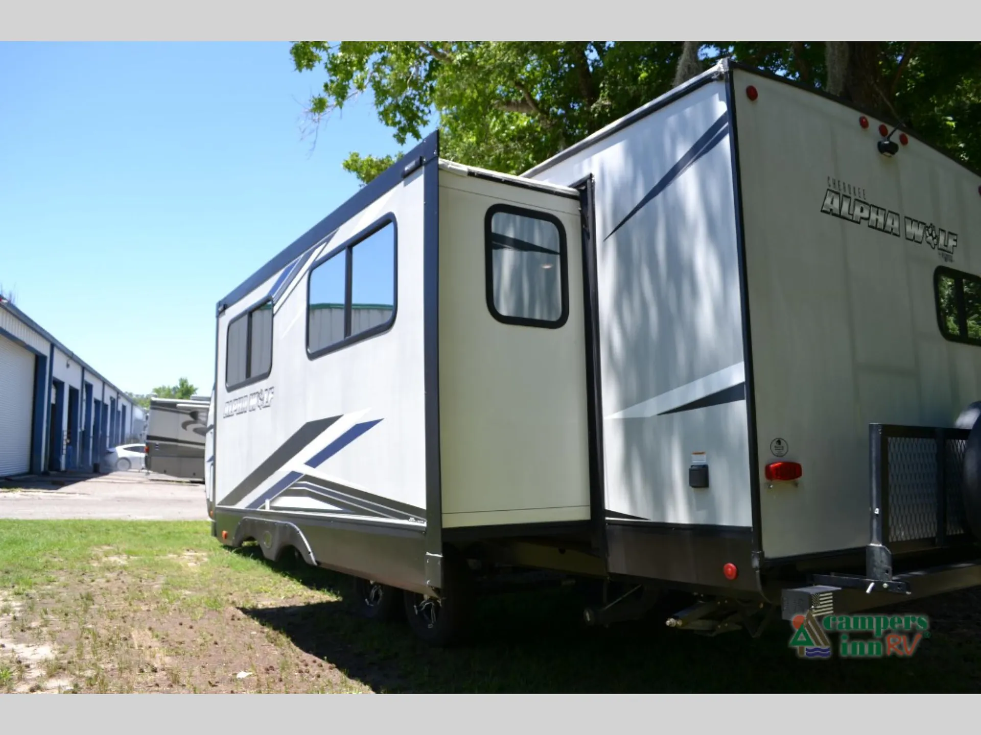2021 Forest River Cherokee Alpha Wolf 27RK-L — Photo 6