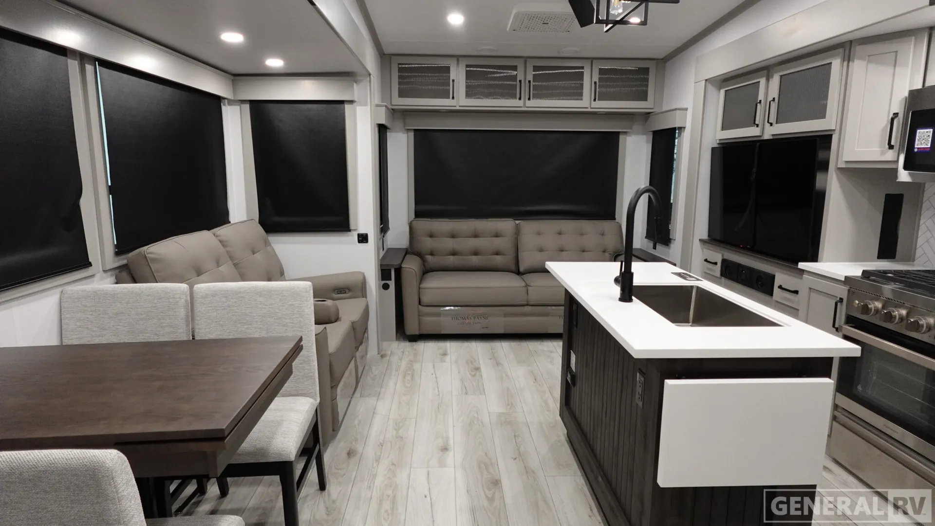 2026 Keystone Montana High Country 295RL - Photo 3