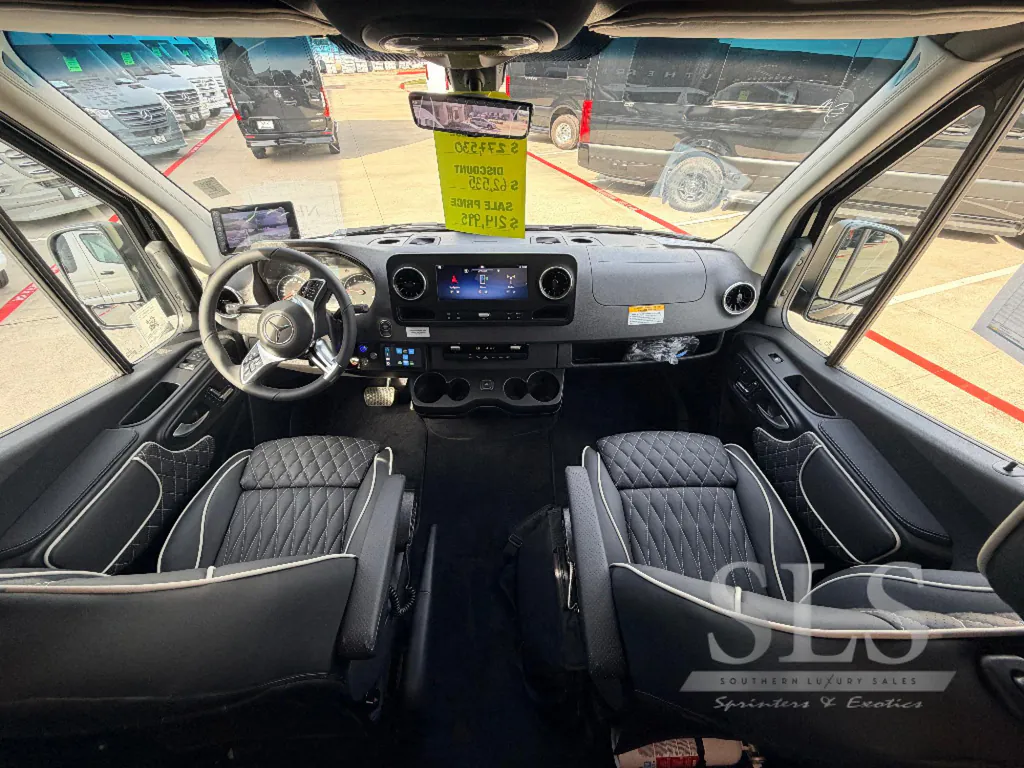 2026 Midwest Automotive Designs Luxe Cruiser D4, Photos photo 24