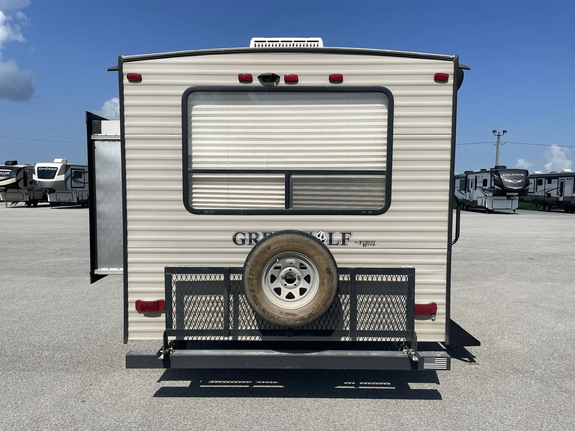 2018 Forest River Cherokee Grey Wolf 23MK — backside