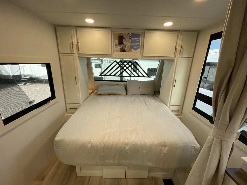 2026 Brinkley Model I 235, Photos photo 11