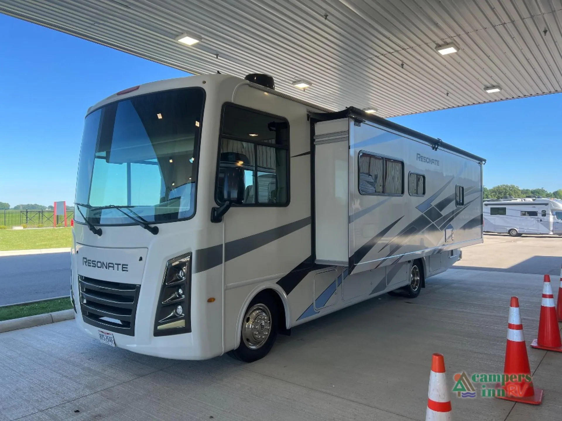 2023 Thor Motor Coach Resonate 29D - Photo 4