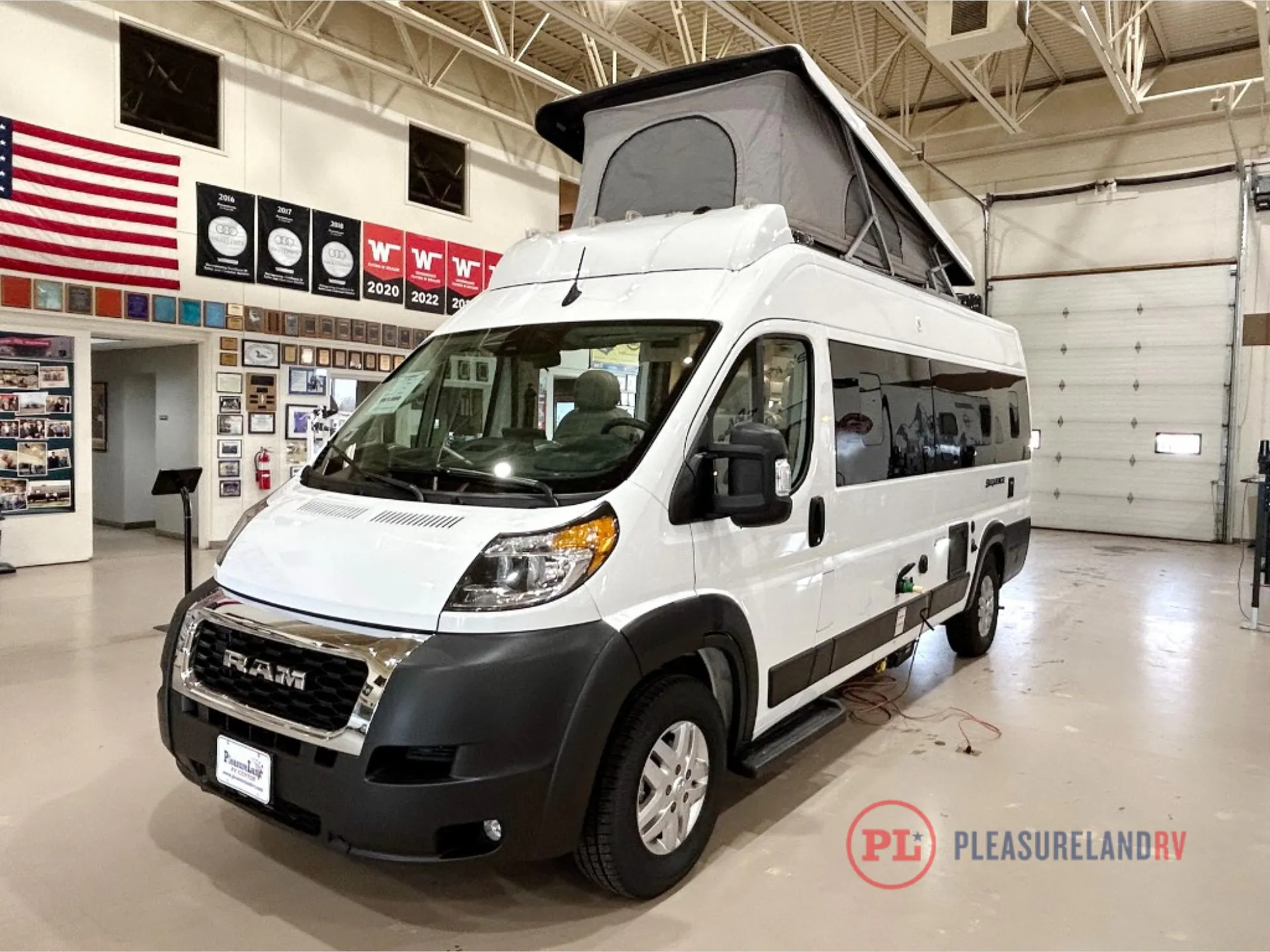 2023 Thor Motor Coach Sequence 20A - Photo 3