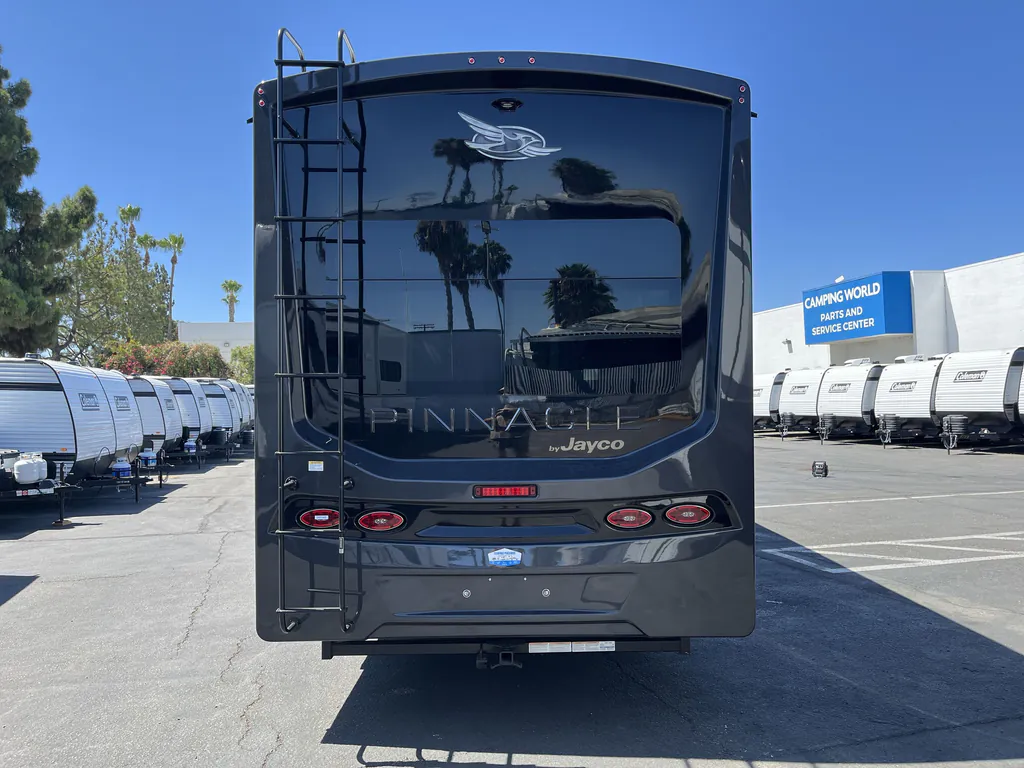 2027 Jayco Pinnacle 32RLTS, Photos photo 7