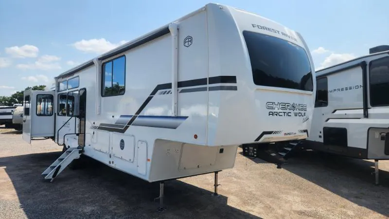 2026 Forest River Cherokee Arctic Wolf 38LEAHG - Photo 2