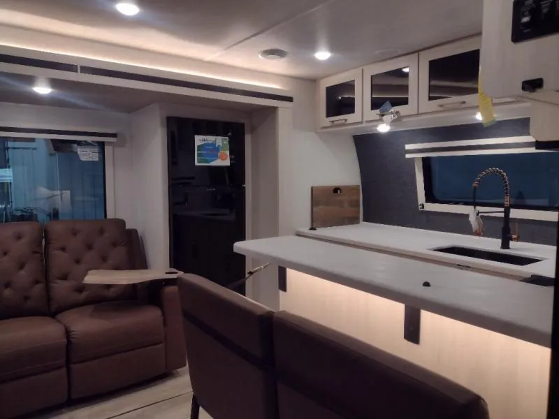 2025 Forest River Surveyor Legend 235FKLE - Photo 4