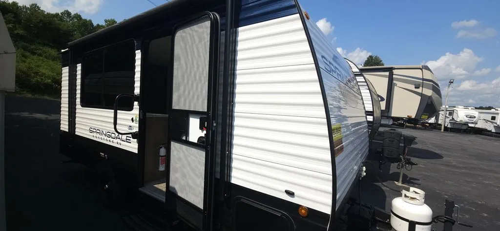 2025 Keystone Springdale Mini 1710MB - Photo 2