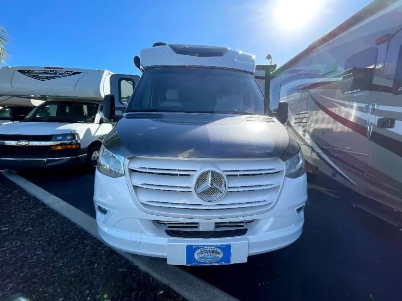 2023 Regency RV Ultra Brougham 25MB - Photo 2