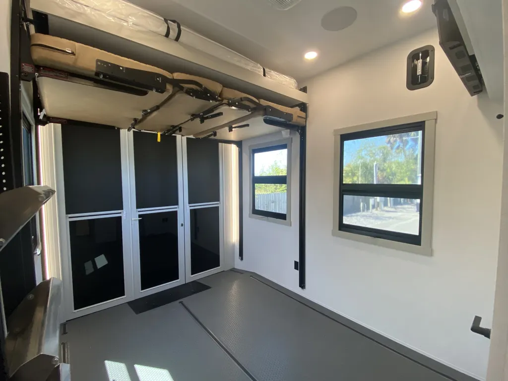 2026 Brinkley Model G 3970, Photos photo 20