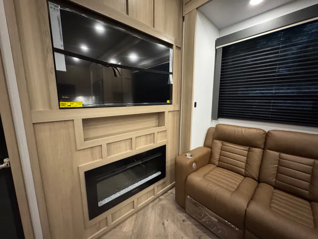 2026 Keystone Raptor 420, Photos photo 17