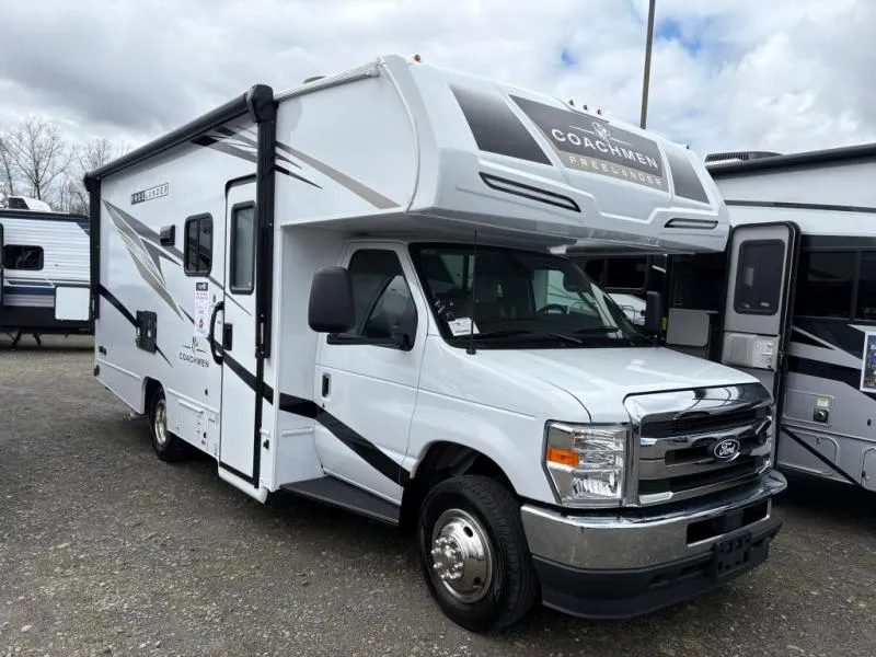 2026 Coachmen Freelander 22XG - Photo 2