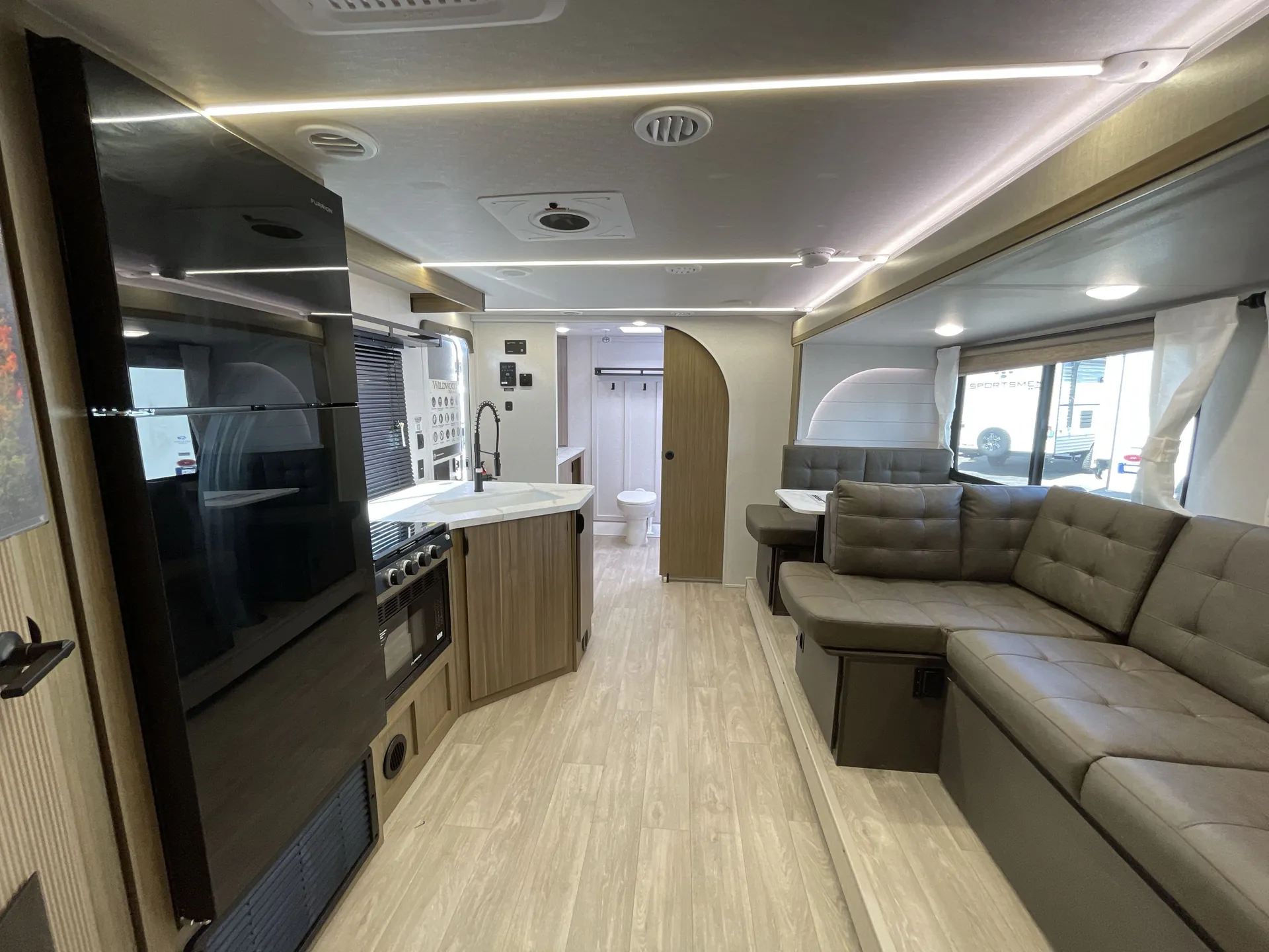 2026 Forest River Wildwood X-Lite 25ICE — living area main