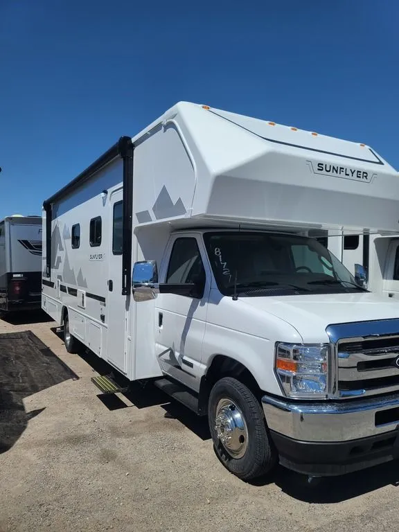 2027 Winnebago SUNFLYER 28MB - Photo 2